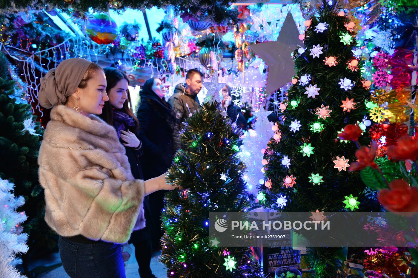 Подготовка к празднованию Нового года в Грозном