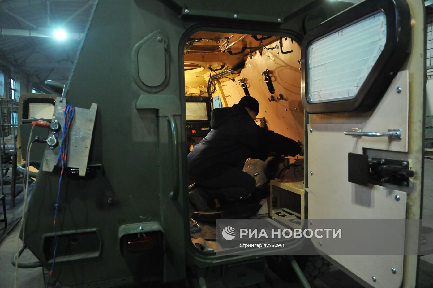 Изготовление бронетранспортеров "Дозор - Б" на Львовском бронетанковом заводе