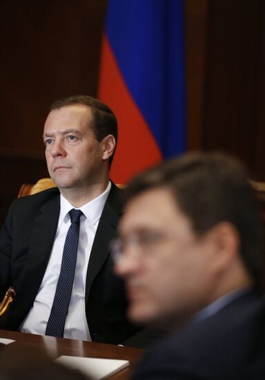 Премьер РФ Д. Медведев дал старт солнечным электростанциям в Орске и Абакане