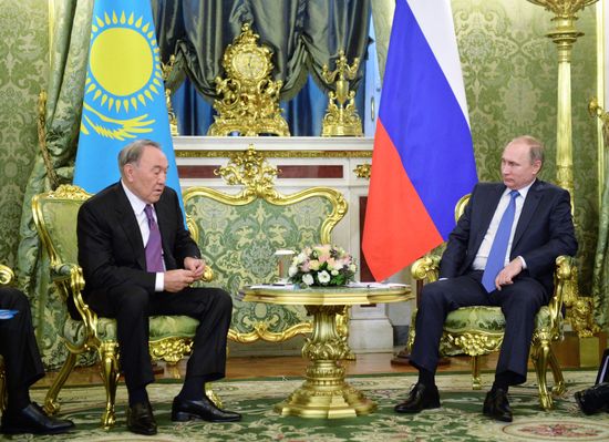 Президент РФ В. Путин принимает участие в саммитах ОДКБ и ВЕЭС в Москве