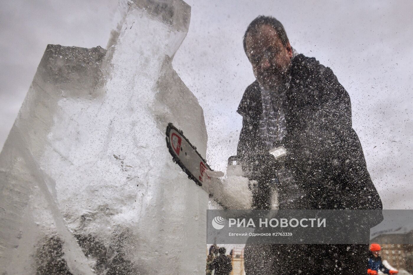 Мастер-класс по вырезанию ледовых фигур в Москве