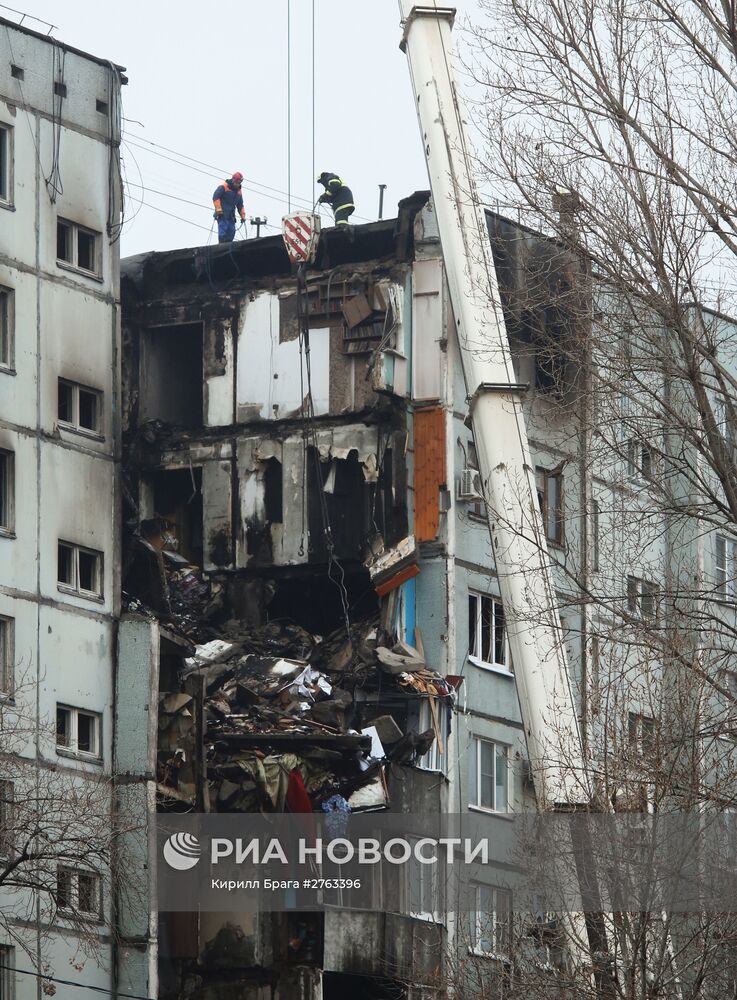 Последствия взрыва газа в жилом доме в Волгограде