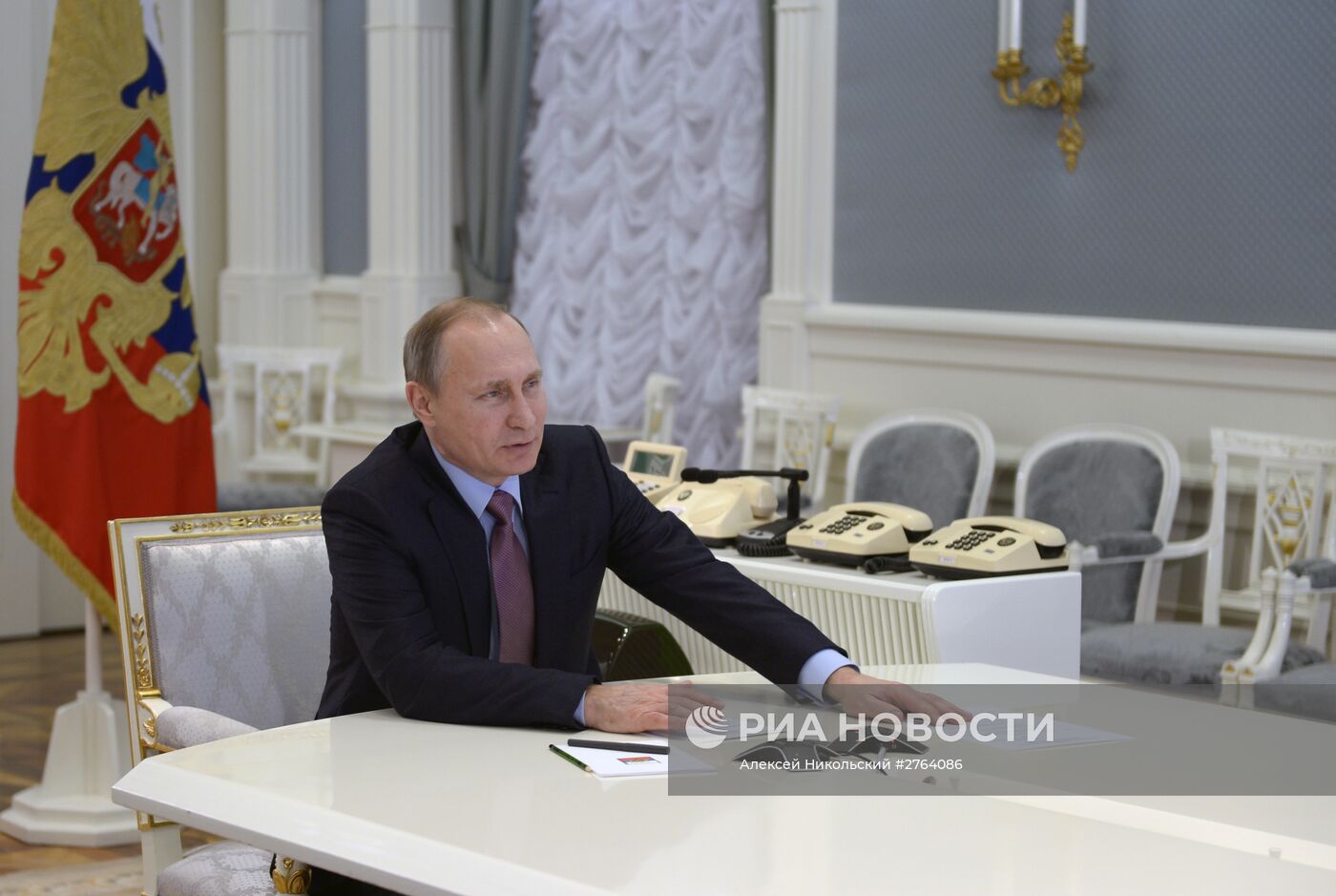 Президент РФ В. Путин в режиме видеоконференции принял участие в церемонии подключения двух новых энергоблоков к единой энергосистеме России