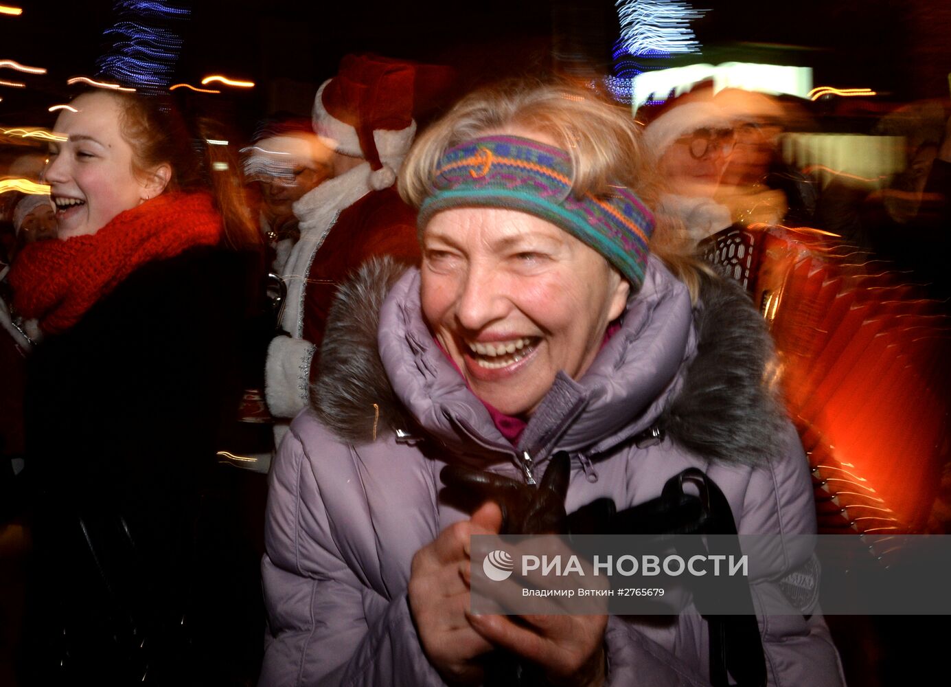 Парад Снегурочек в Москве