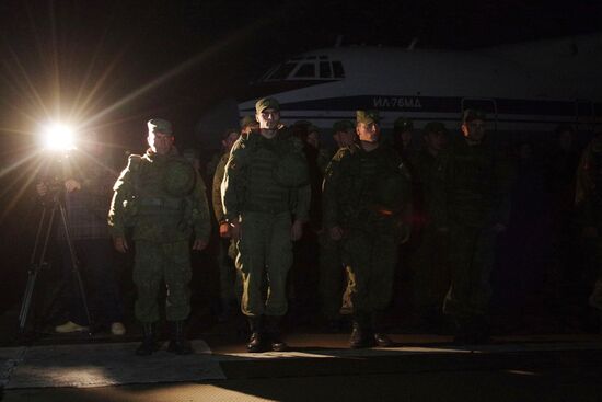 Морпехи ЧФ прибыли в Крым, выполнив задачи по охране аэродрома в Сирии