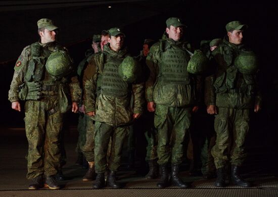 Морпехи ЧФ прибыли в Крым, выполнив задачи по охране аэродрома в Сирии