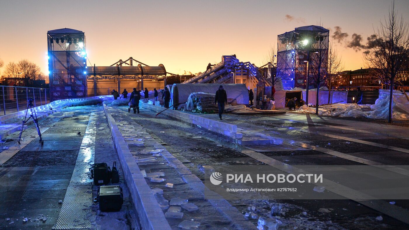 Монтаж ледового городка в Парке искусств Музеон