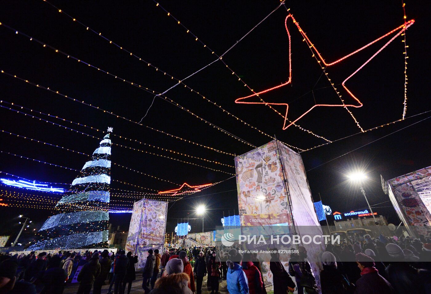 Празднование Нового года в городах России