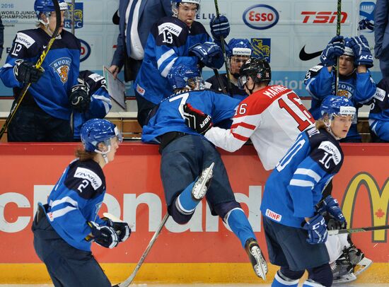 Хоккей. Молодежный чемпионат мира. Матч Финляндия - Канада