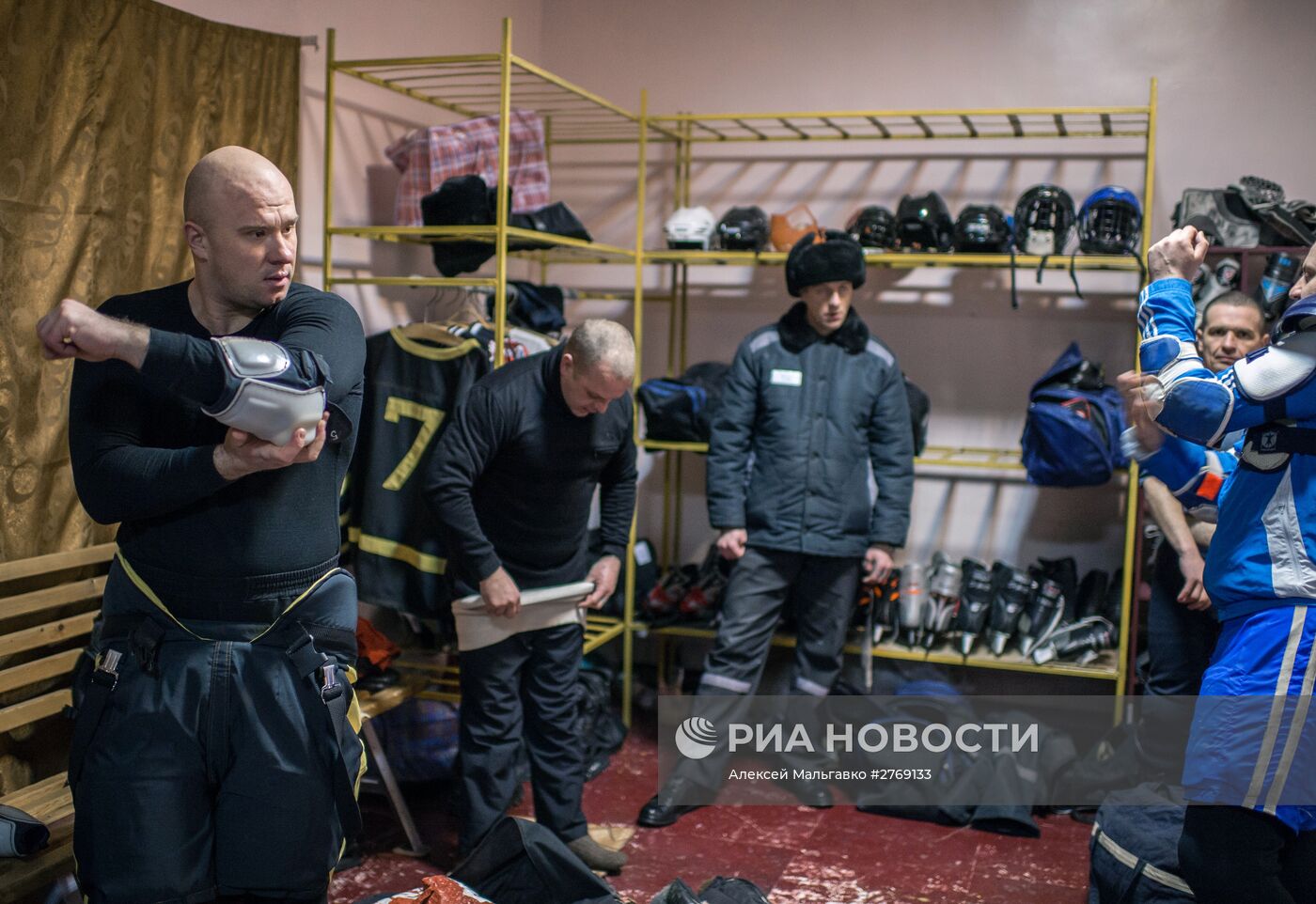 Хоккей в исправительной колонии Омска