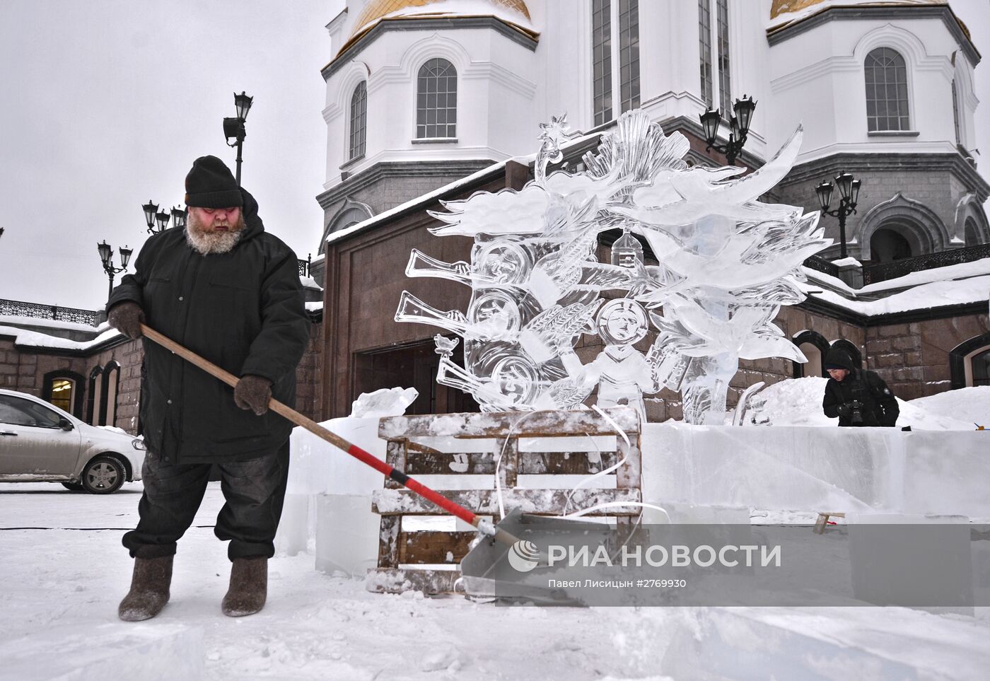 Рождественский фестиваль ледовой скульптуры "Вифлеемская звезда" в Екатеринбурге