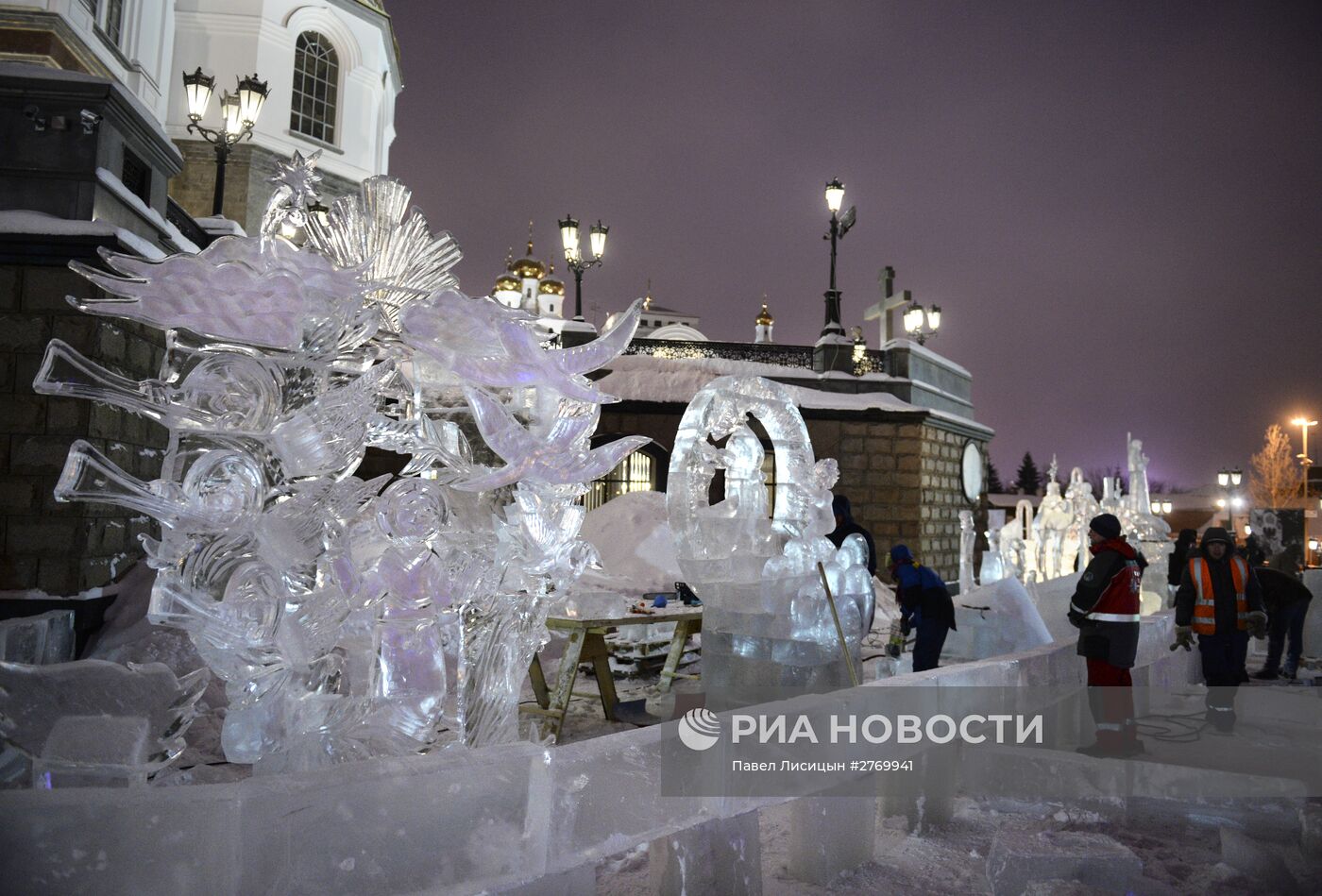 Рождественский фестиваль ледовой скульптуры "Вифлеемская звезда" в Екатеринбурге