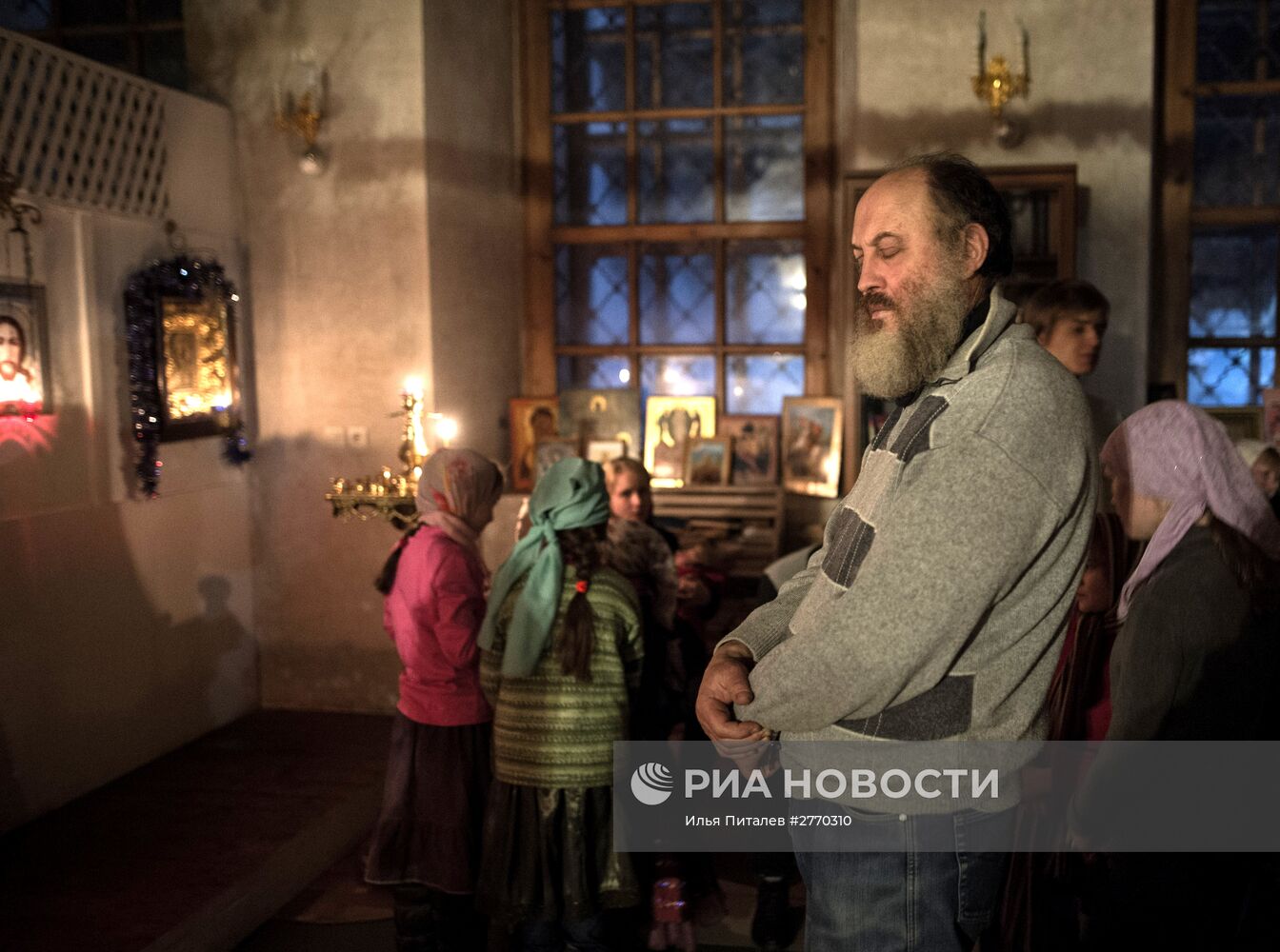 Рождественская служба в Храме Владимирской иконы Божьей Матери в селе Давыдово