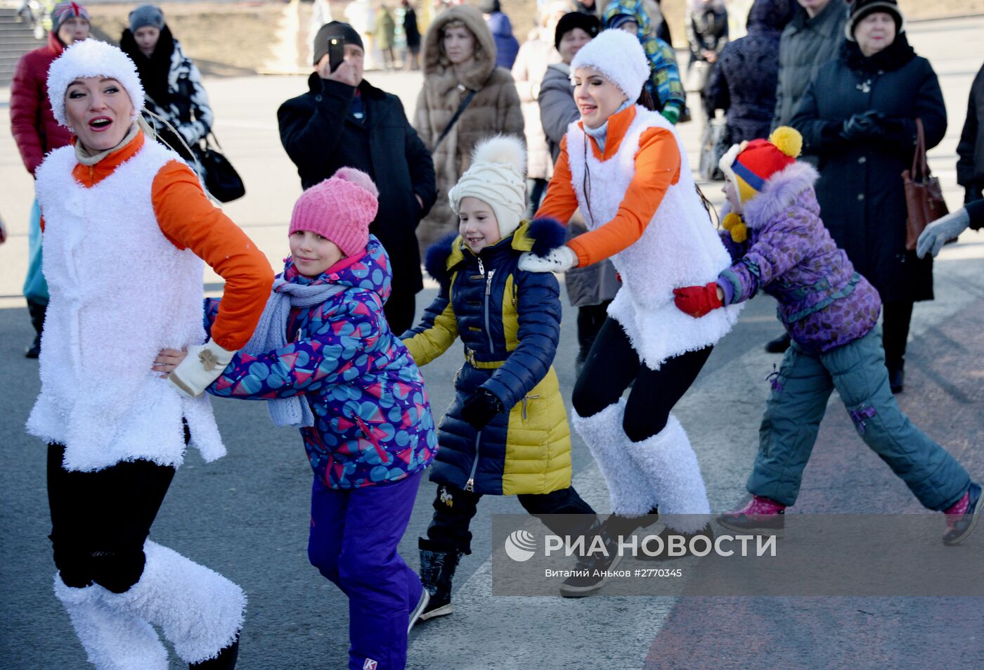 Рождественские гуляния на центральной площади Владивостока