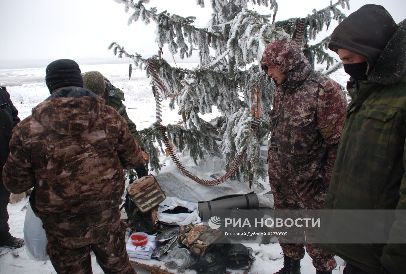 Бойцы ополчения ДНР на линии разграничения