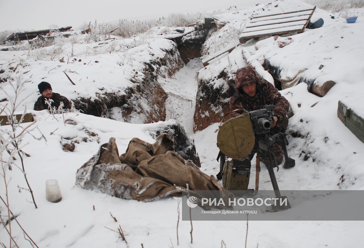 Бойцы ополчения ДНР на линии разграничения