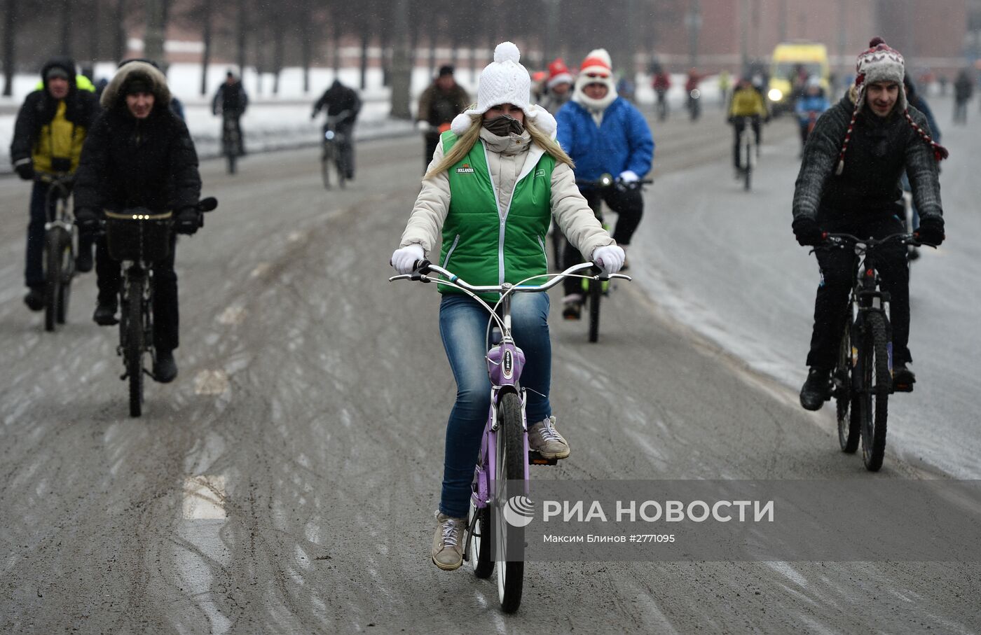 Первый зимний велопарад в Москве