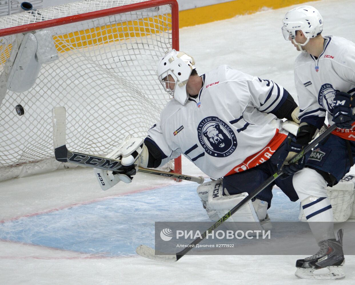 Хоккей. КХЛ. Матч СКА - "Медвешчак"