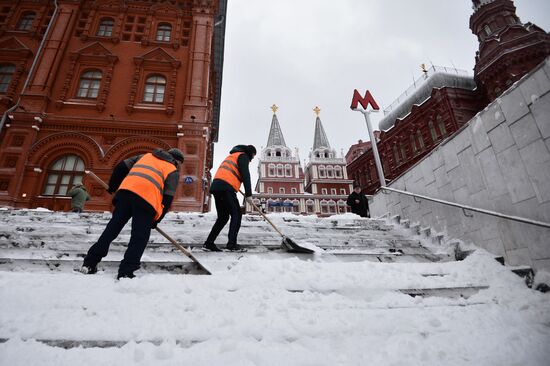 Уборка снега в Москве