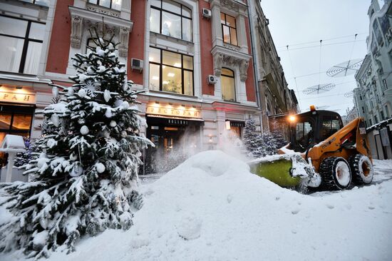 Уборка снега в Москве