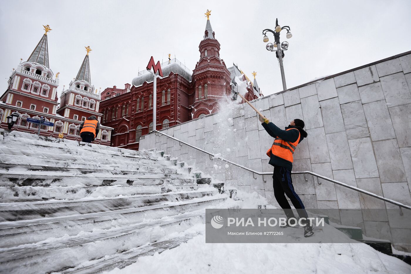 Уборка снега в Москве