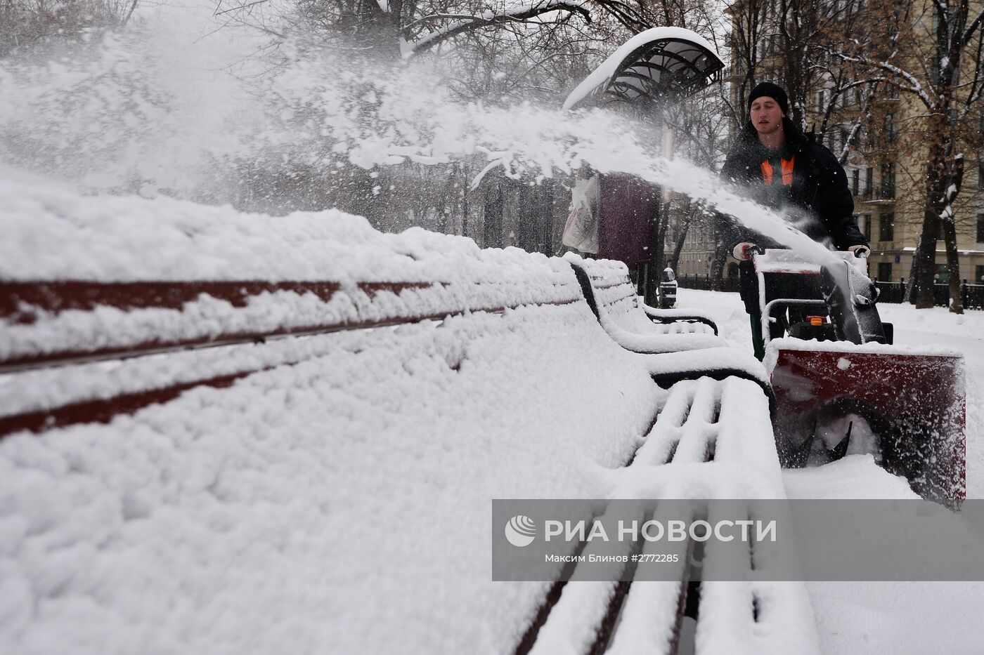 Уборка снега в Москве