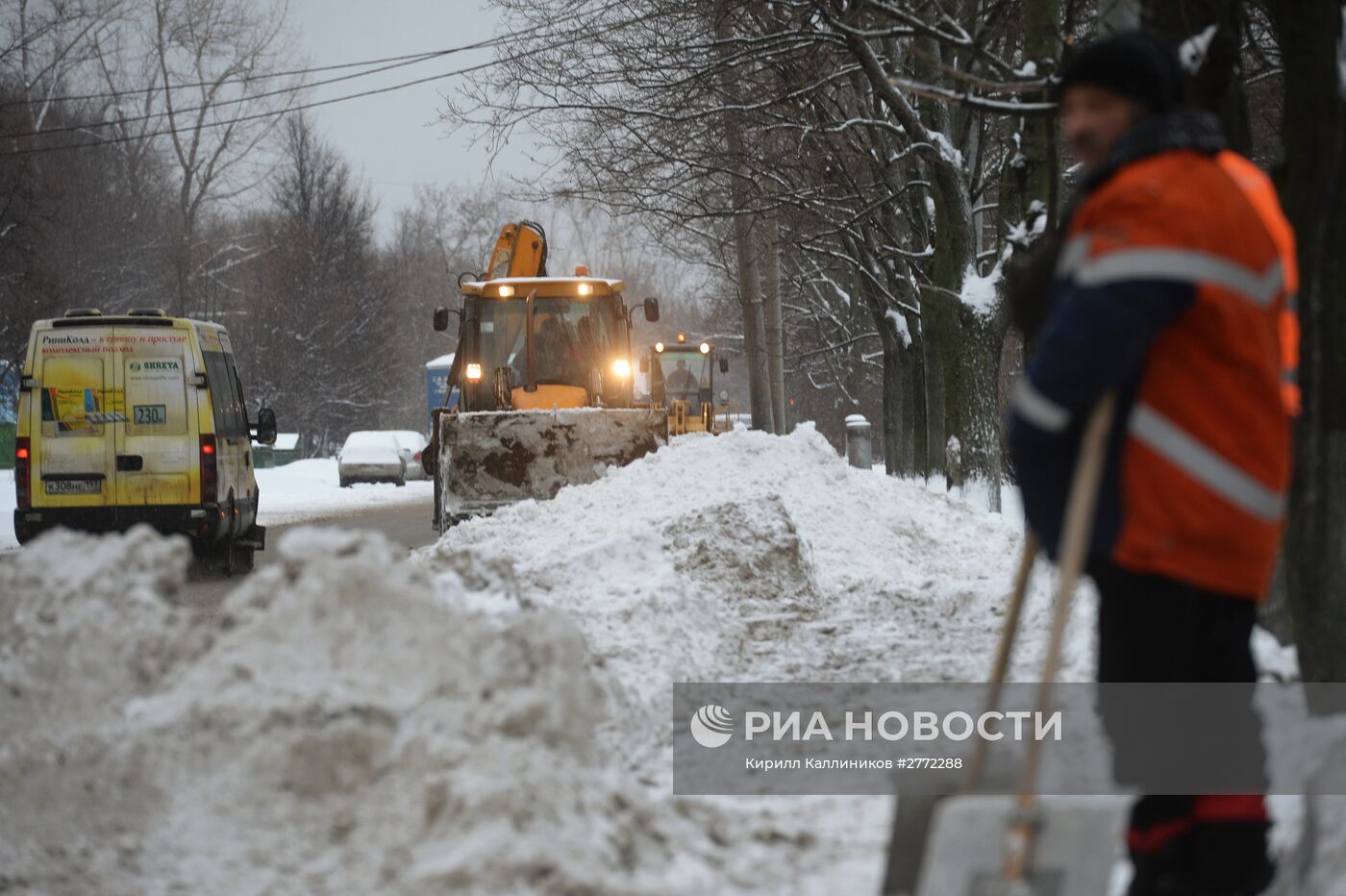 Уборка снега в Москве