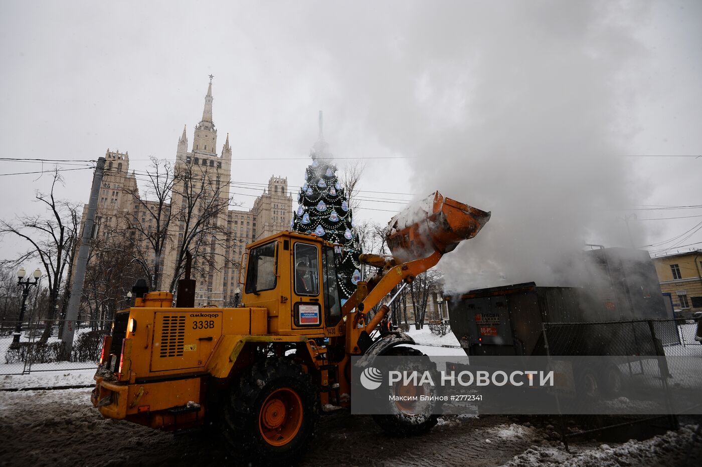 Уборка снега в Москве