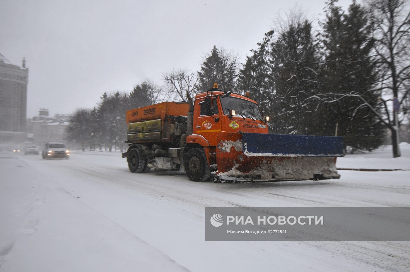 Уборка снега в Казани