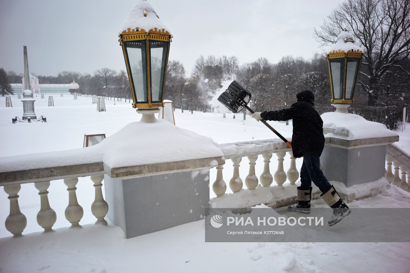 Уборка снега в Москве