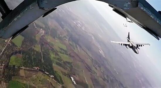 Боевая работа российских Су-25 с АвБ Хмеймим в сопровождении сирийских МиГ-29