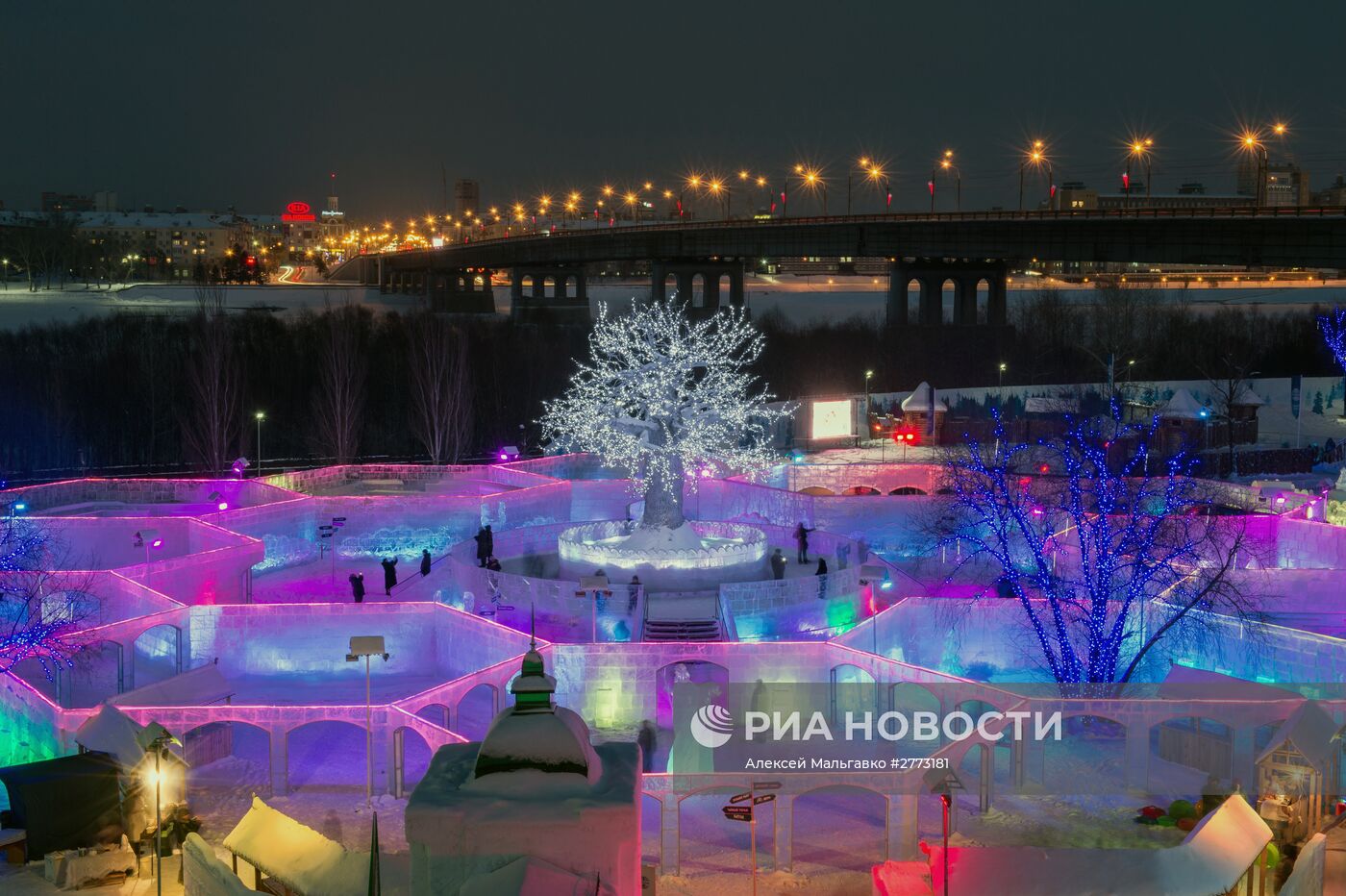 Ледовый городок "Беловодье" в Омске