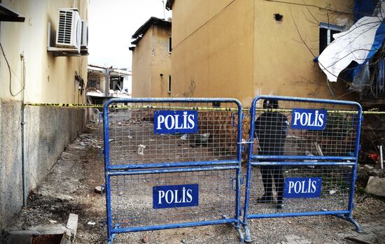 Последствия теракта в городе Чинар в Турции