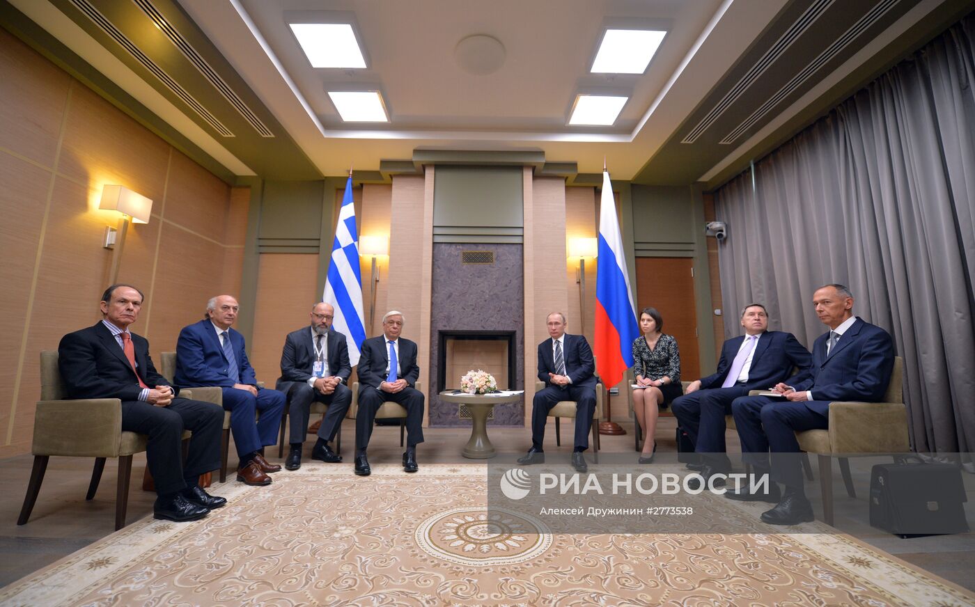 Встреча президента РФ В. Путина с президентом Греции П. Павлопулосом