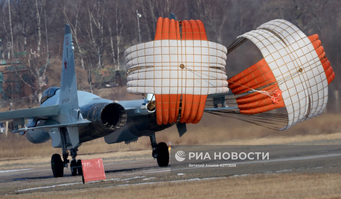 Авиаполк Восточного военного округа получил два новых истребителя Су-35С