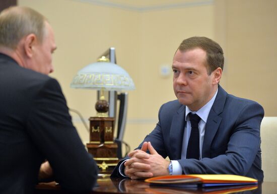 Рабочая встреча президента РФ В.Путина с премьер-министром РФ Д.Медведевым и главой Минфина РФ А.Силуановым