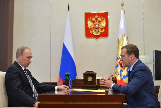 Рабочая встреча президента РФ В.Путина с премьер-министром РФ Д.Медведевым и главой Минфина РФ А.Силуановым