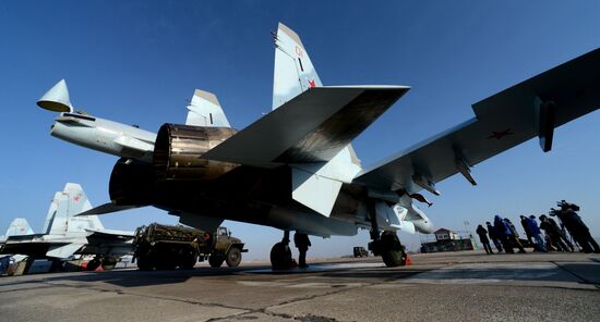 Авиаполк Восточного военного округа получил два новых истребителя Су-35С