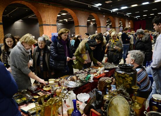 Зимний городской блошиный рынок в Музее Москвы