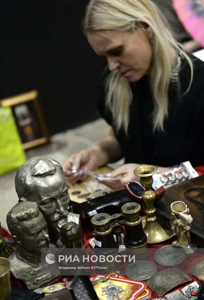 Зимний городской блошиный рынок в Музее Москвы