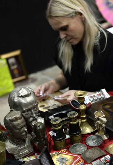 Зимний городской блошиный рынок в Музее Москвы