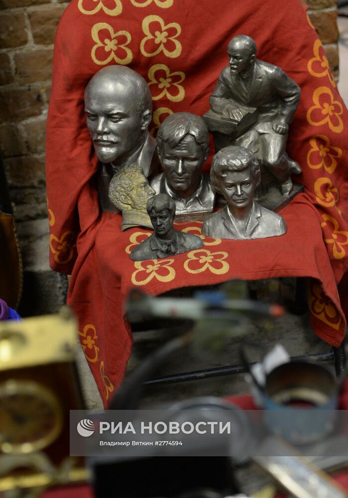 Зимний городской блошиный рынок в Музее Москвы