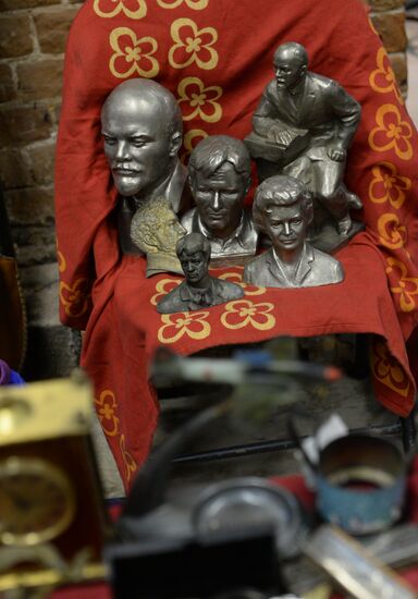 Зимний городской блошиный рынок в Музее Москвы