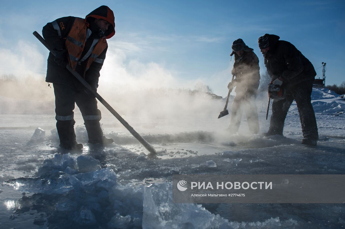 Подготовка купелей к празднику Крещения в Омской области