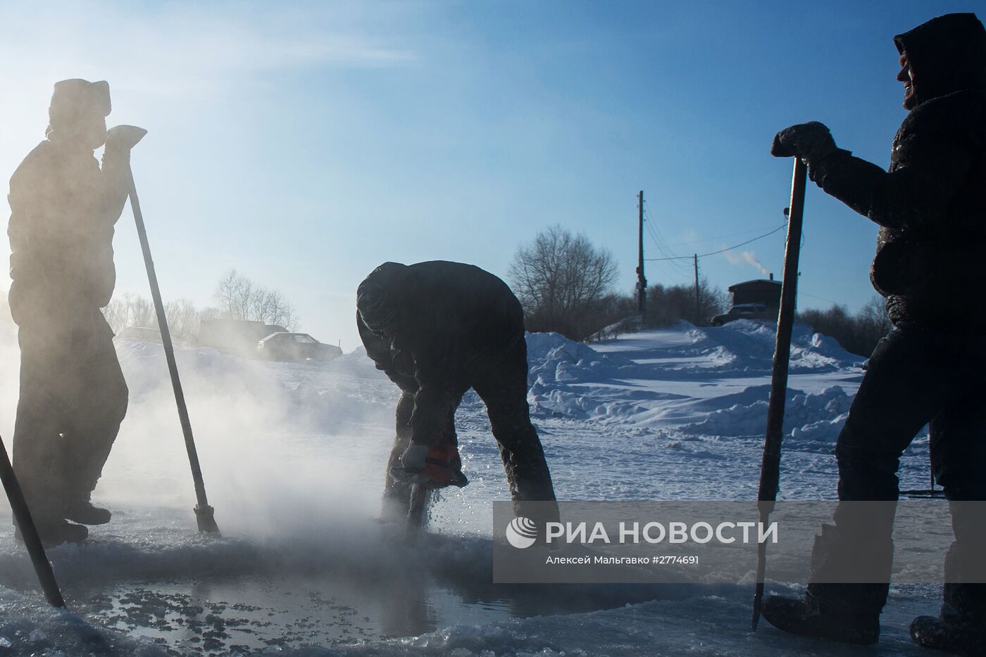 Подготовка купелей к празднику Крещения в Омской области