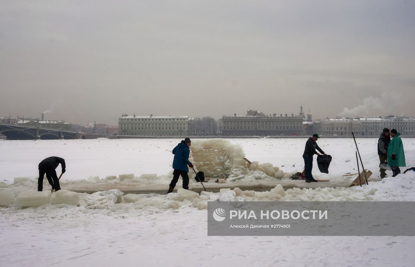 Подготовка к празднику Крещения в Санкт-Петербурге