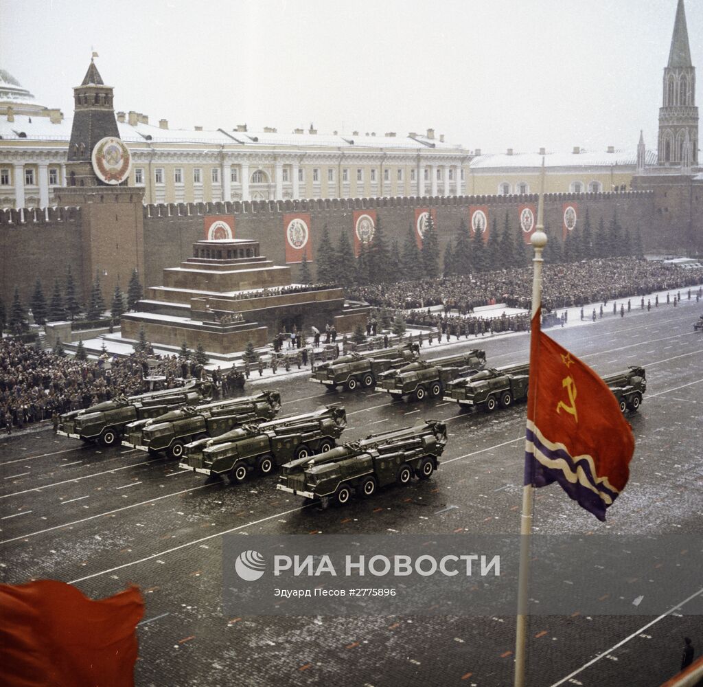 Парад на Красной площади
