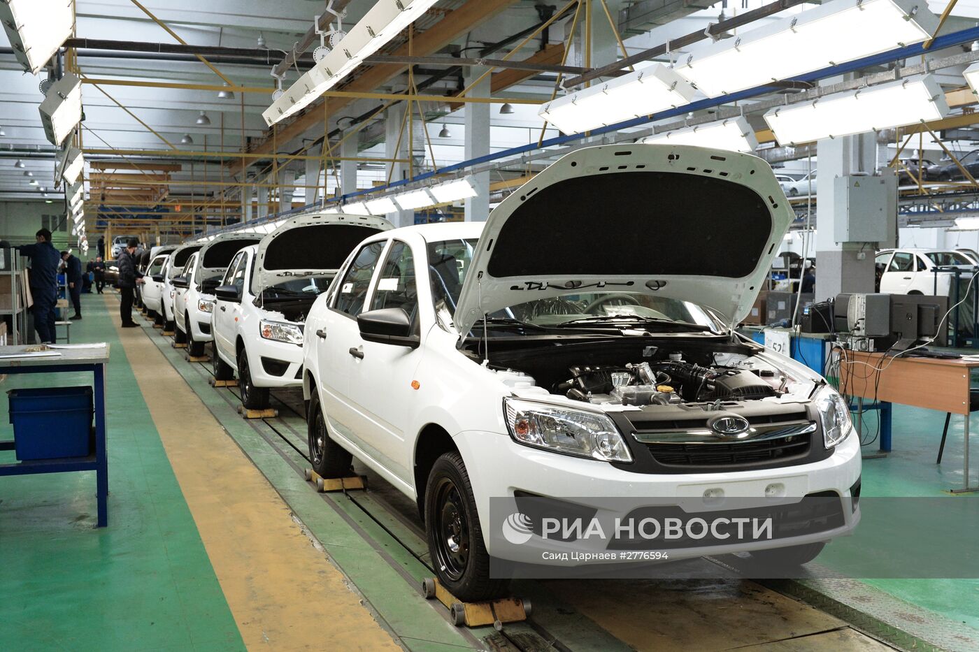 Сборка автомобилей Lada Granta на автозаводе в Чечне