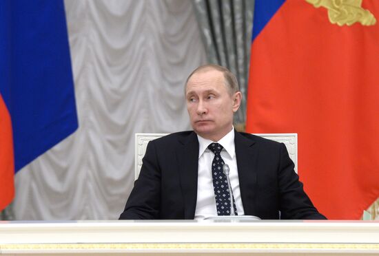 Президент РФ В. Путин Путин провёл заседание Совета по науке и образованию