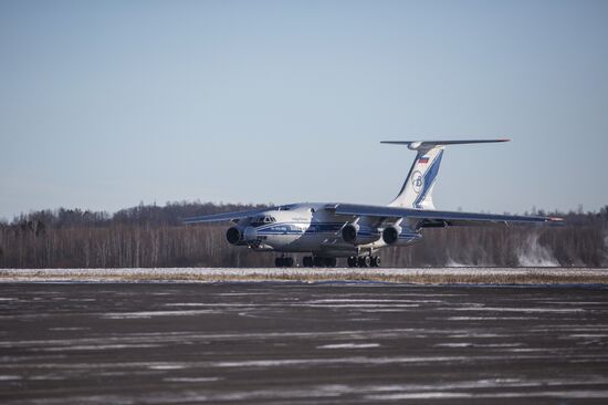 Космический аппарат "Аист-2Д" и блок выведения "Волга" доставлены в аэропорт Благовещенска